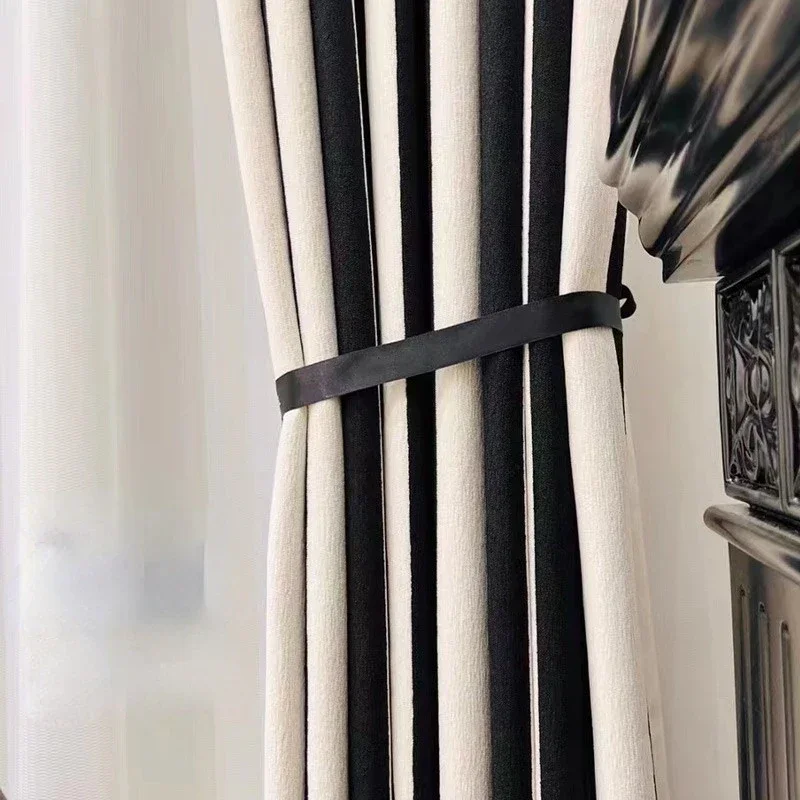 Vertical Striped Black and Whi - огляд і ціна Home Fragrance In French