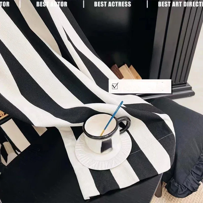 Vertical Striped Black and Whi - огляд і ціна Home Fragrance In French